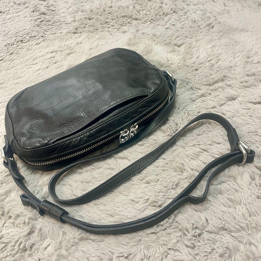 【チカ】アニアリ ショルダー バッグ ブラック 本革 斜めがけ 軽量