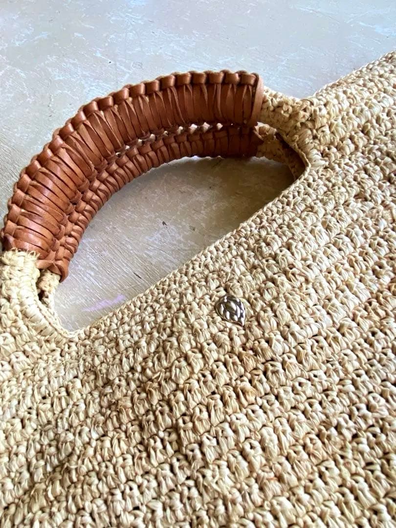 ヘレンカミンスキー　バッグ　カゴバッグ　ラフィア　ナチュラルカラー