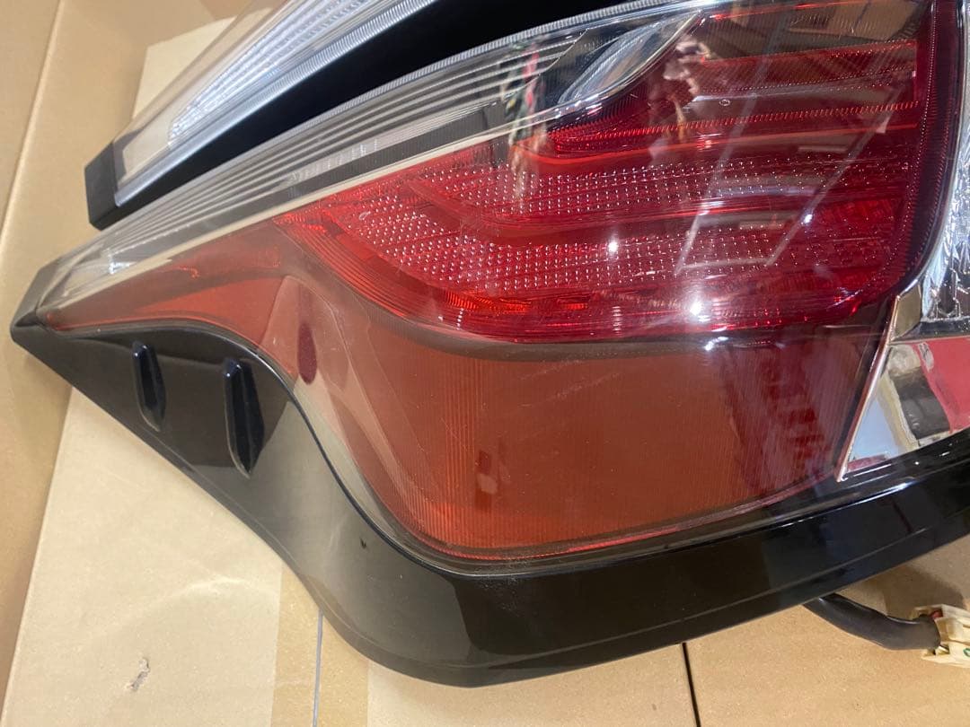 ★美品★アクア（NHP10） テールランプユニット左右セット