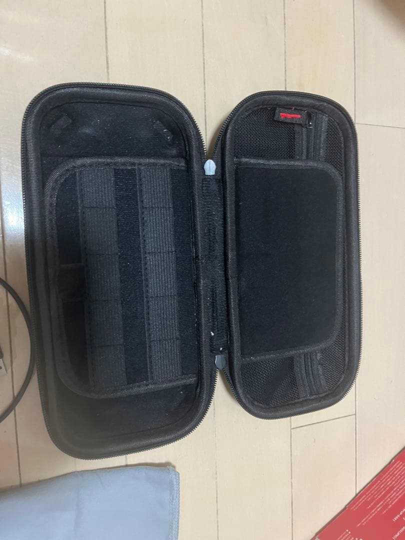 y*i様 Nintendo Switch ブラック　+おまけ