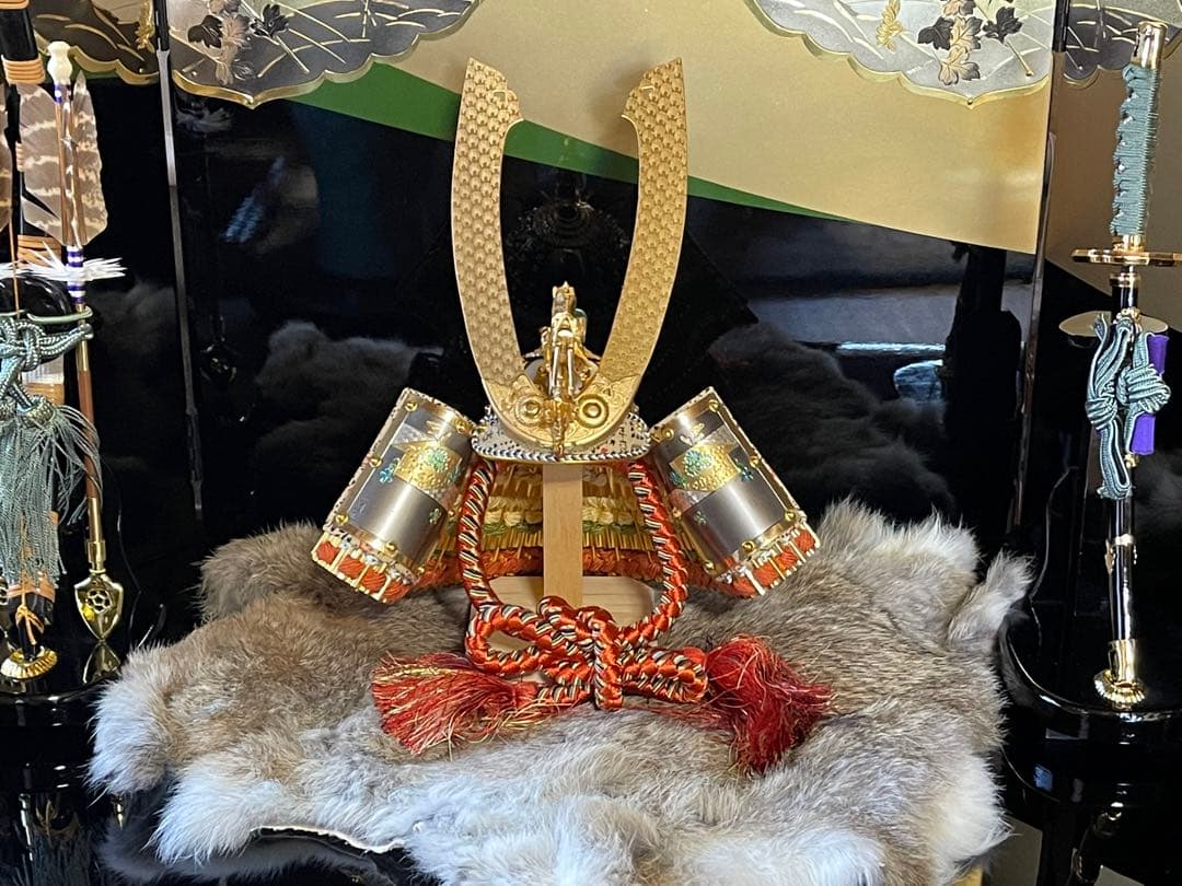 久月の兜飾り一式、大谷翔平のエンゼルがホームランの時冠る兜を思い出して、