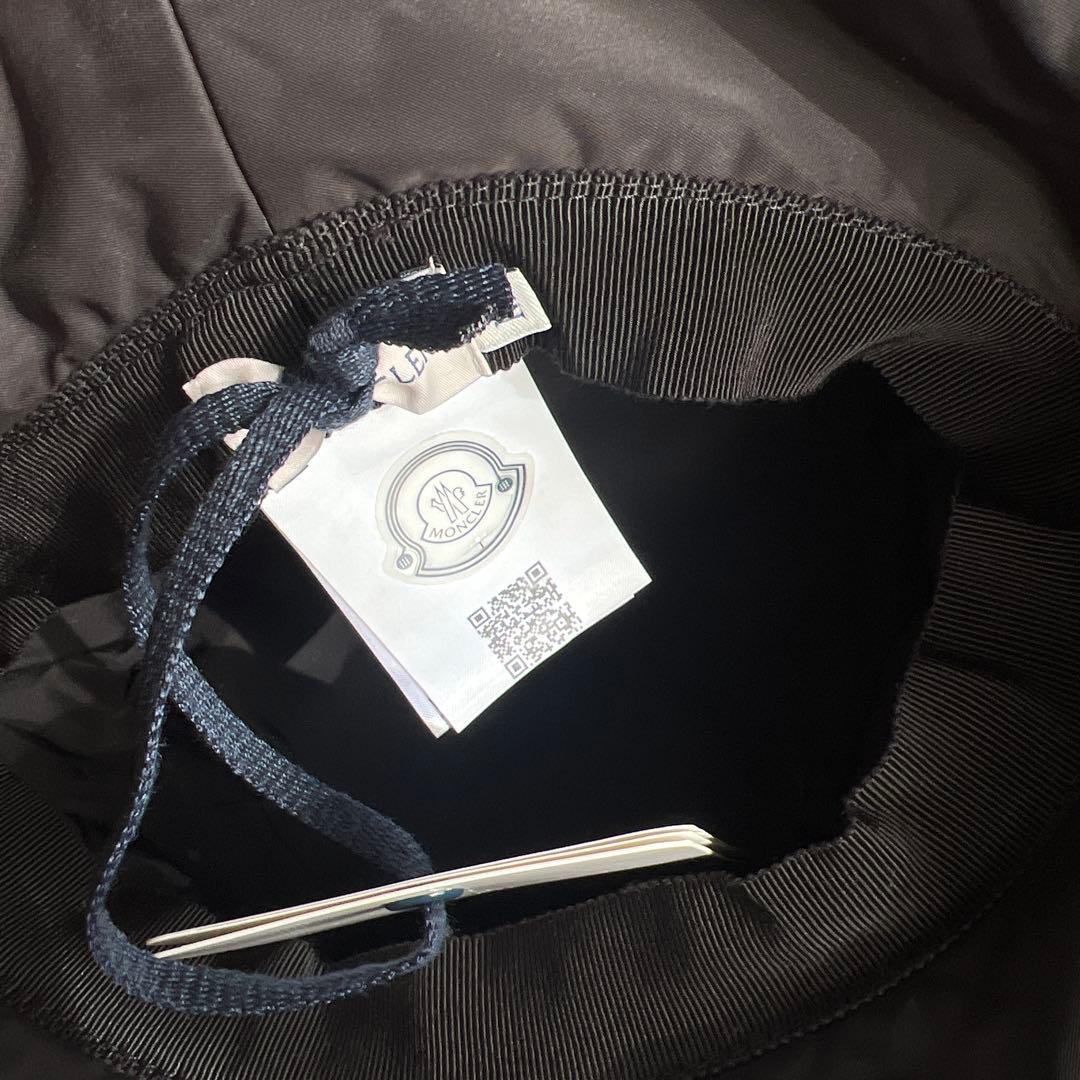 モンクレール　ナイロン バケットハット Mロゴ刺繍