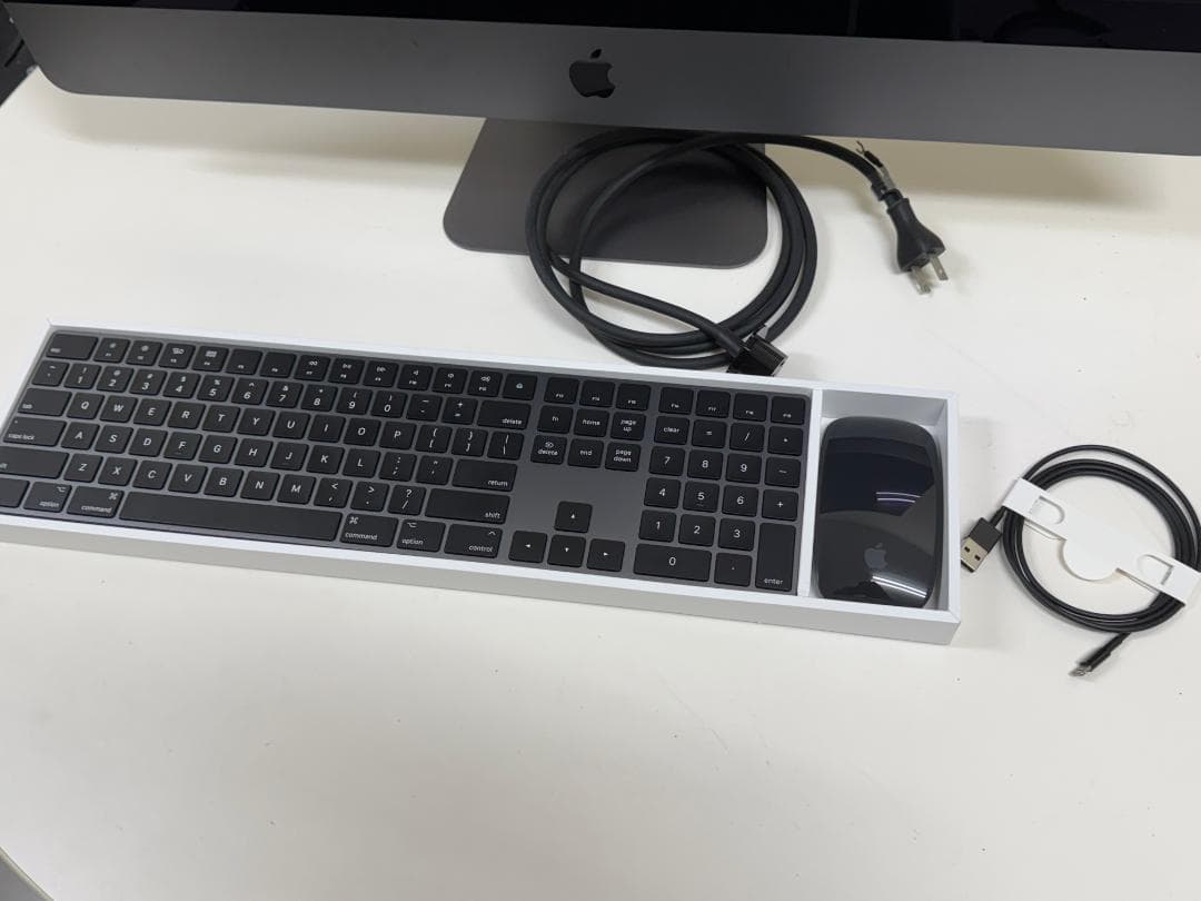 ヤ*ケ様 2021購入iMacPro 美品・箱あり Intel Xeon/Ret