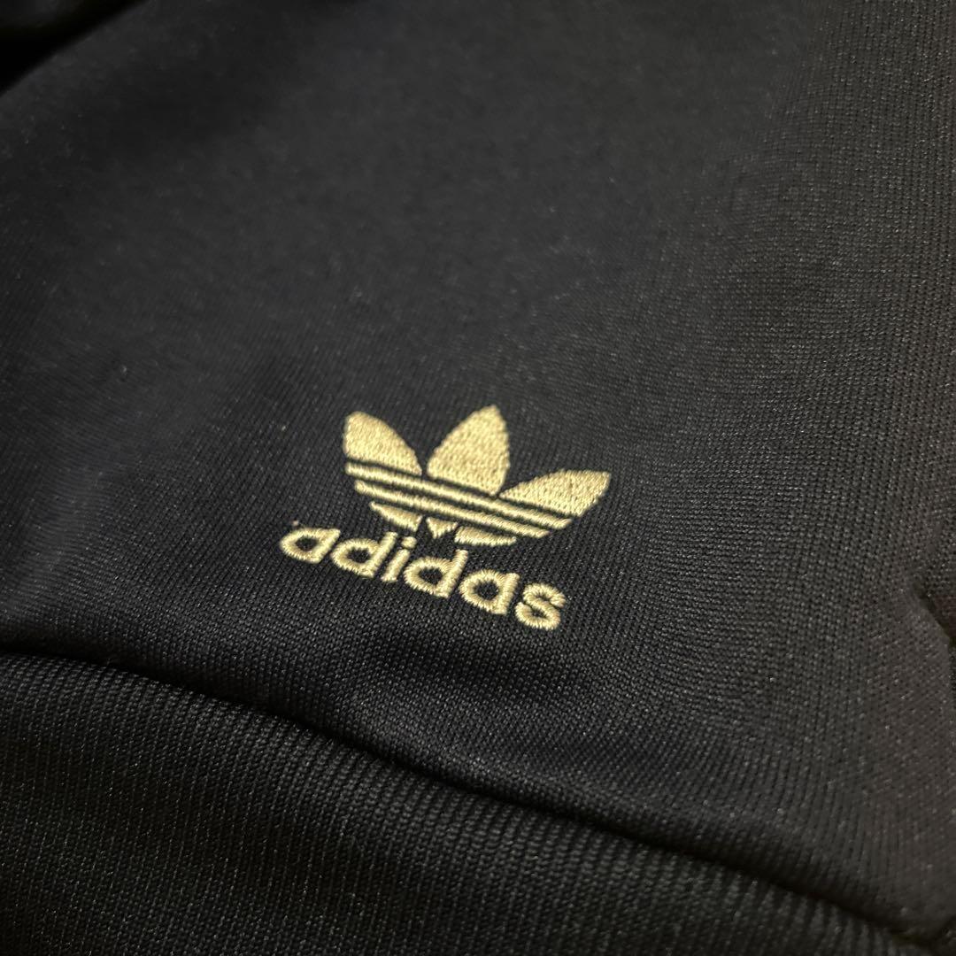 配色抜群　アディダス　トラックジャケット　バック刺繍　バイカラー　希少デザイン