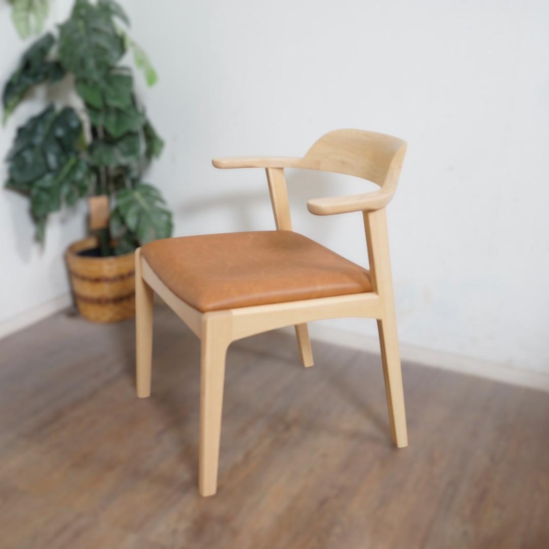 1脚【新品】天然木　ダイニングチェア　北欧　韓国　スタイリッシュ　アウトレット