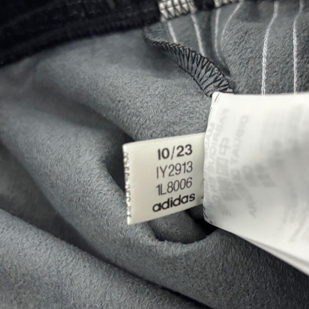 アディダスオリジナルス プレミアム フェイクレザー リュクス トラックXLサイズ