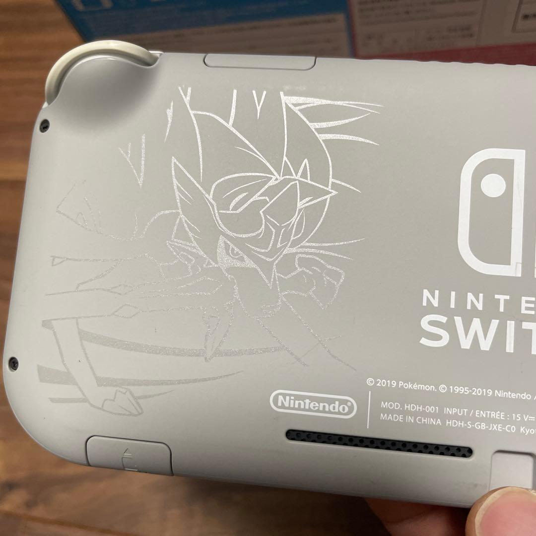 Nintendo Switch Lite ポケモンデザイン　ザシアン　ザマゼンタ