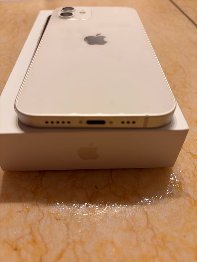 Apple iPhone 12 ホワイト 64GB 本体