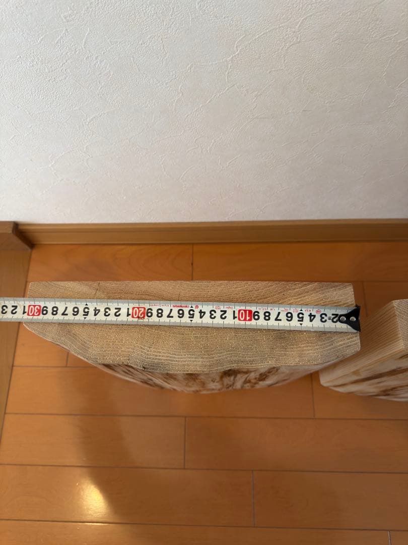 天然杉一枚板極美杢目、自然な曲線型センターテーブル 蜜蝋クリーム仕上げ‼️