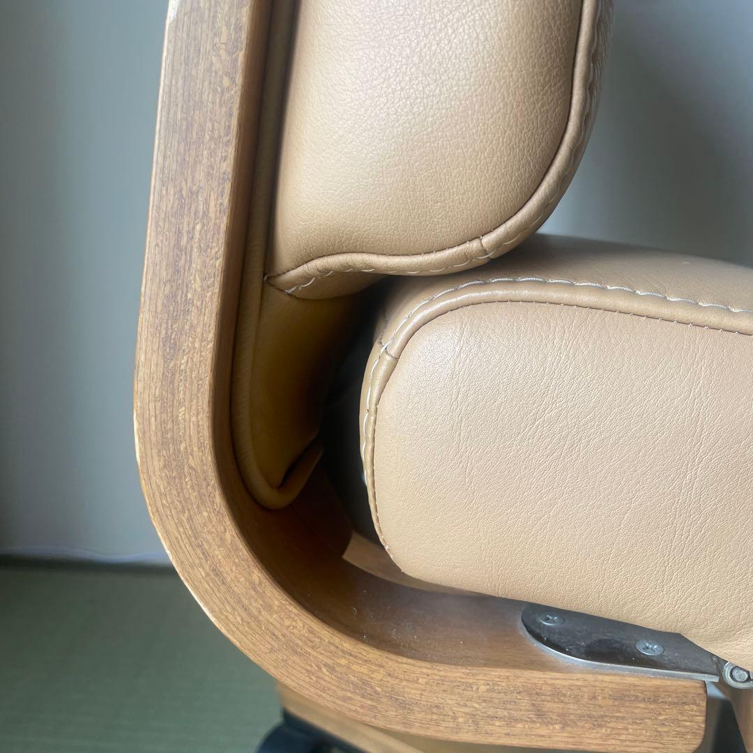 カリモク　本革張デスクチェア