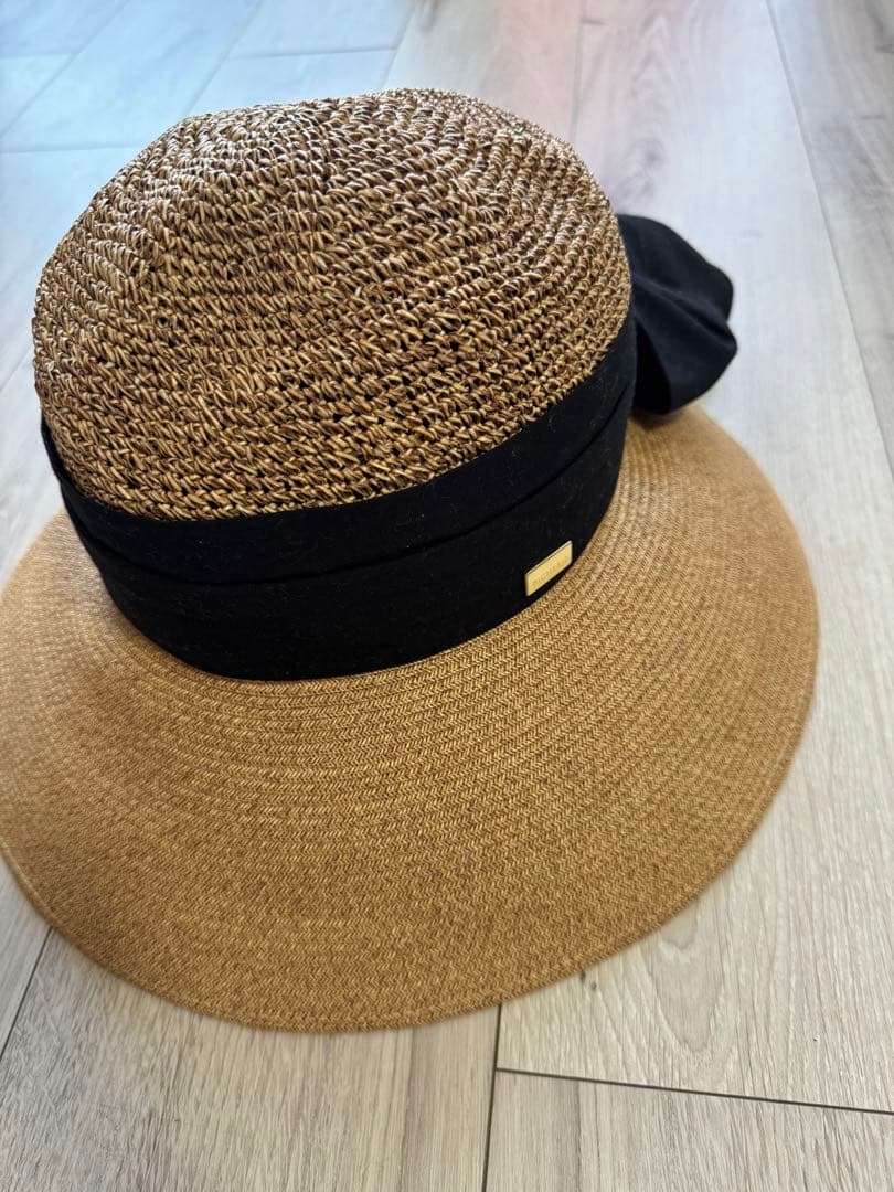 【美品】BICHERIE　ビシェリ　100%遮光　麦わら帽子　ハットリボンつば広