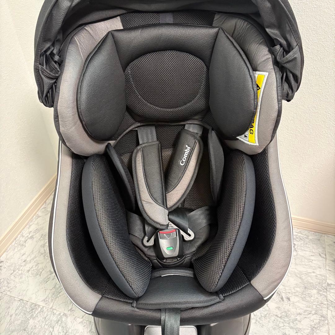 【極美品】コンビ　クルムーヴスマート　シートベルト式　チャイルドシート