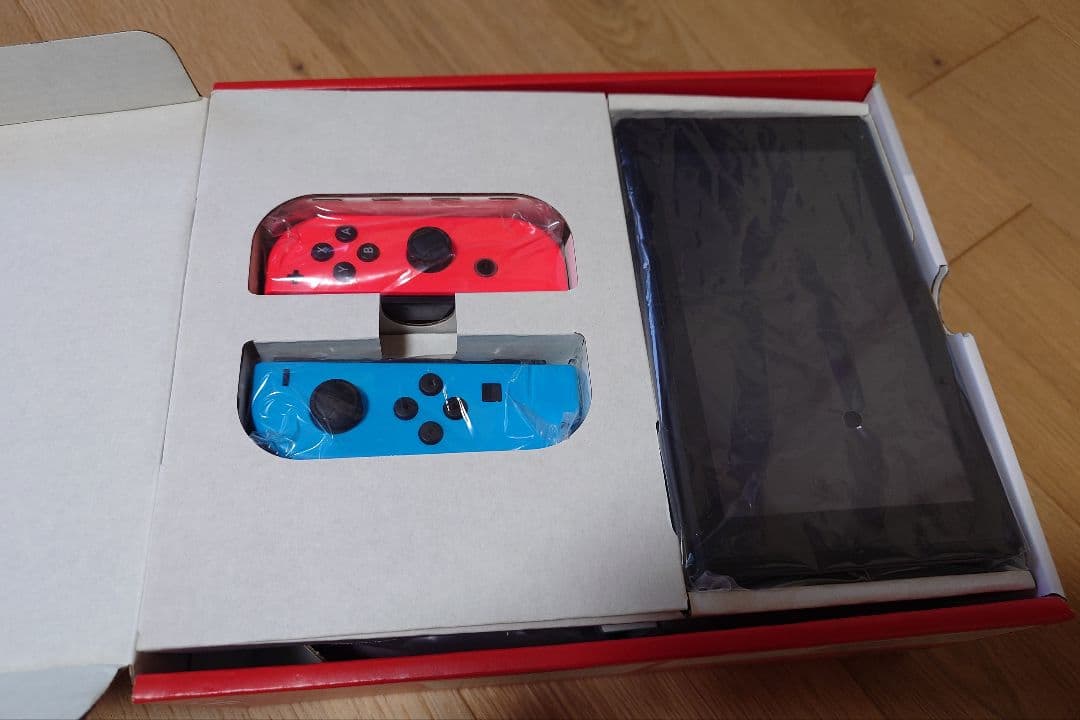 NintendoSwitch本体2024年購入 動作確認済/付属品完備