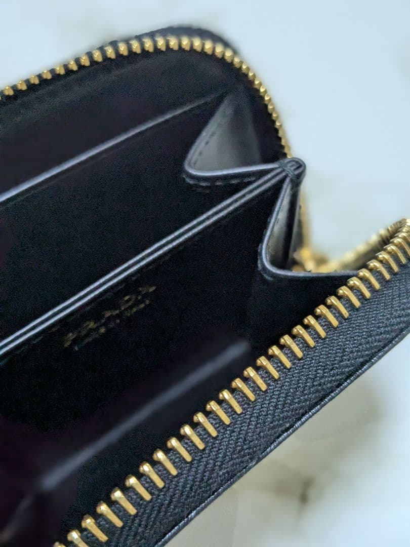 ♡美品♡PRADA♡ケース♡ラウンドファスナー♡ヴィッテロムーブ♡ネロ♡