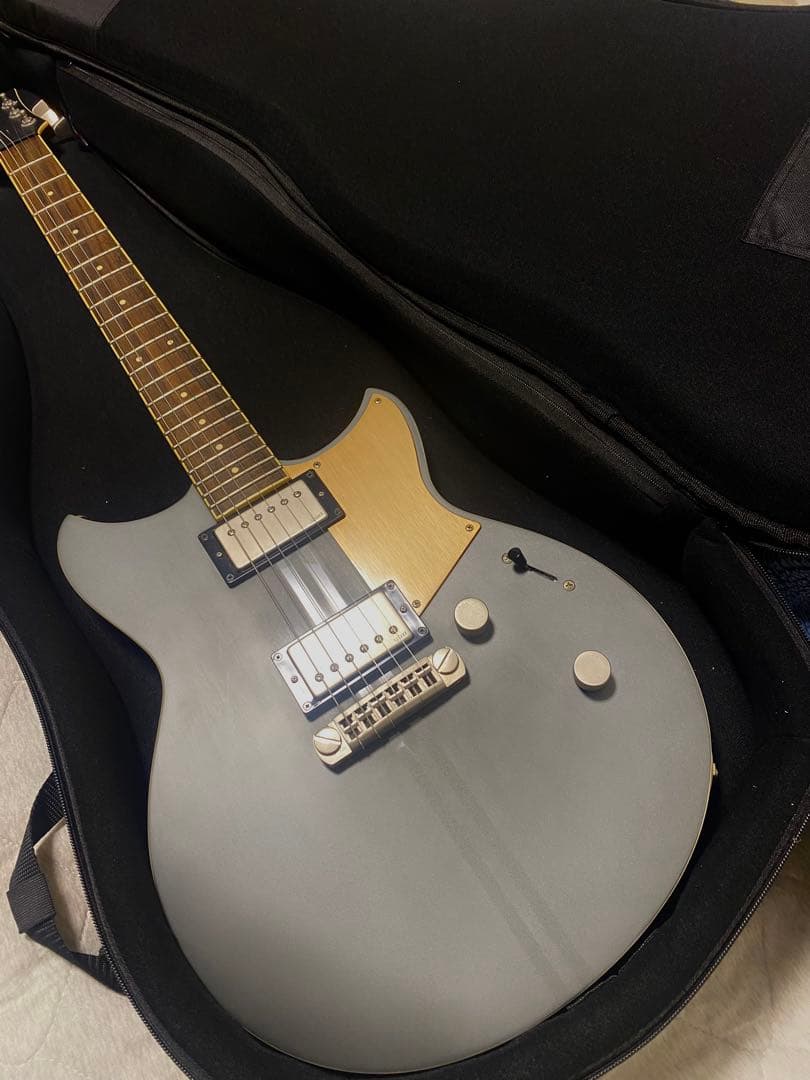 YAMAHA REVSTAR RS820CR グレーカラー　エレキギター