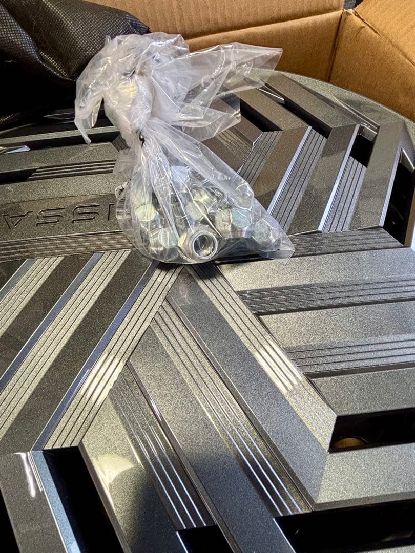 日産 E13 ノート 16純正ホイール キャップ ナット 新車外しスタッドレス等