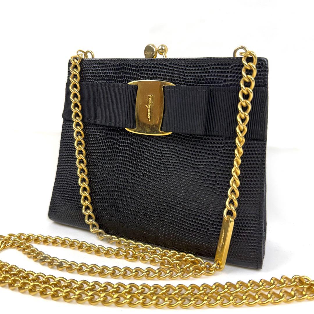 美品✨フェラガモ ショルダーバッグ ヴァラリボン リザード がま口 ゴールド 黒