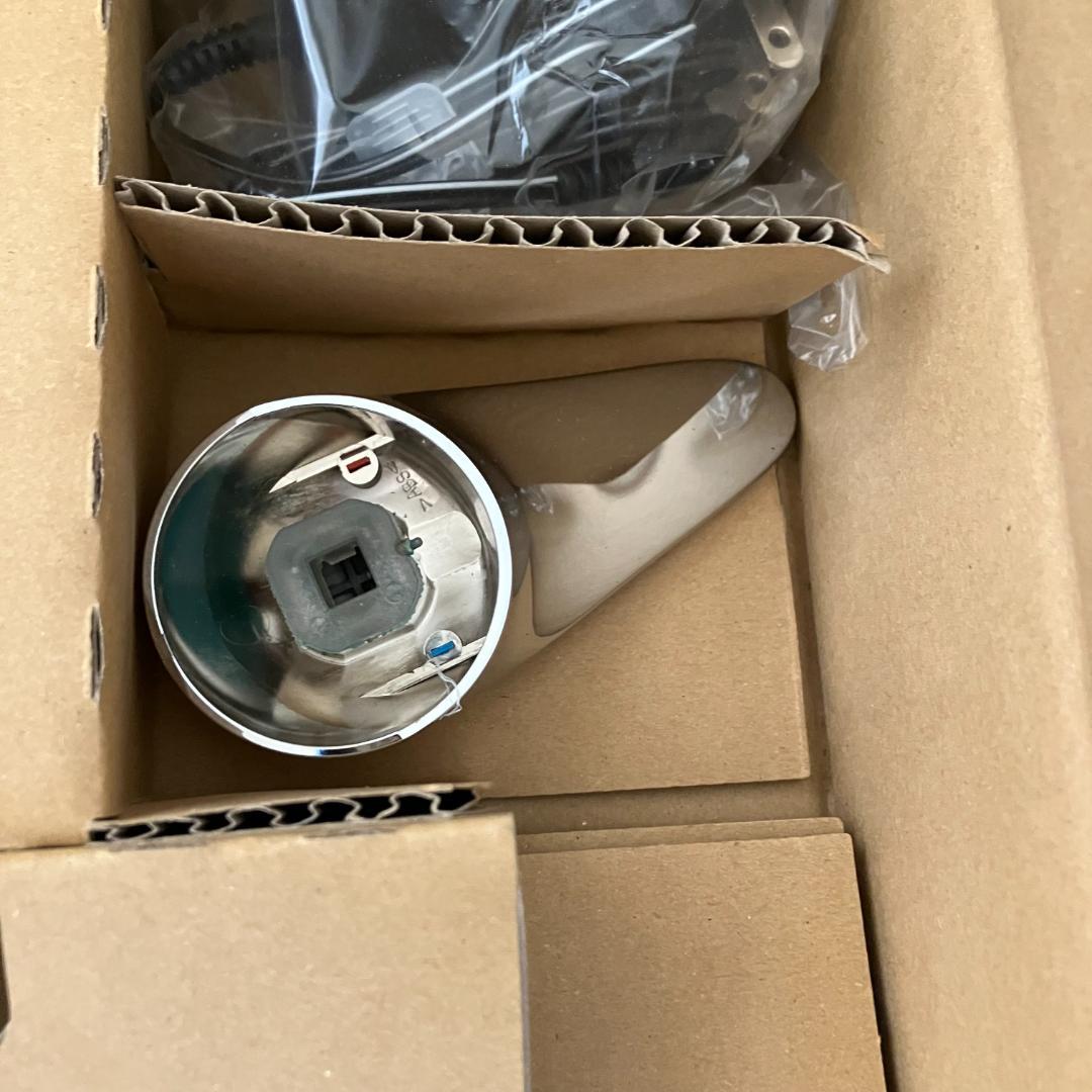 未使用　TOTO 自動水栓 TEK34UP シングル混合水栓 AC100V