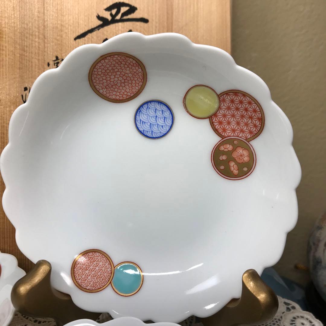 深川製磁　赤絵丸紋　銘々皿　5枚1セット(木箱入り)　＆　丸鉢　１客　ひなまつり