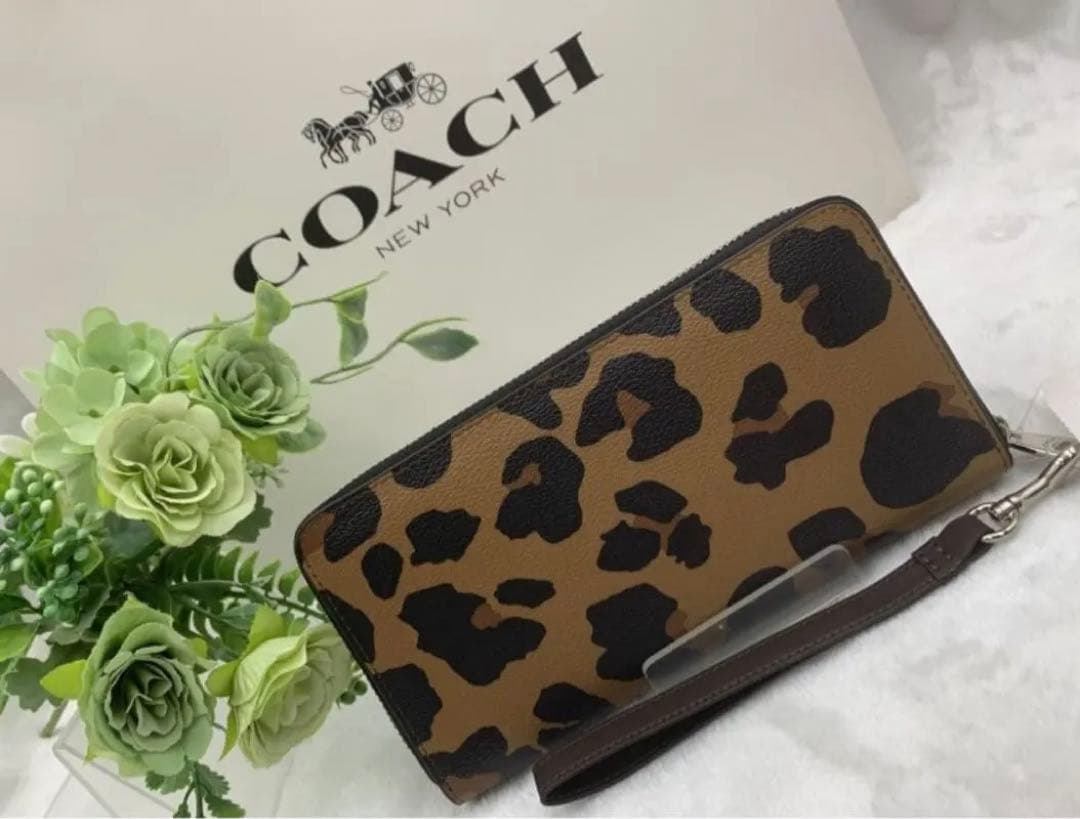 新品未使用コーチ長財布ヒョウ柄ラウンドファスナーレディースメンズ送料無料即日発送