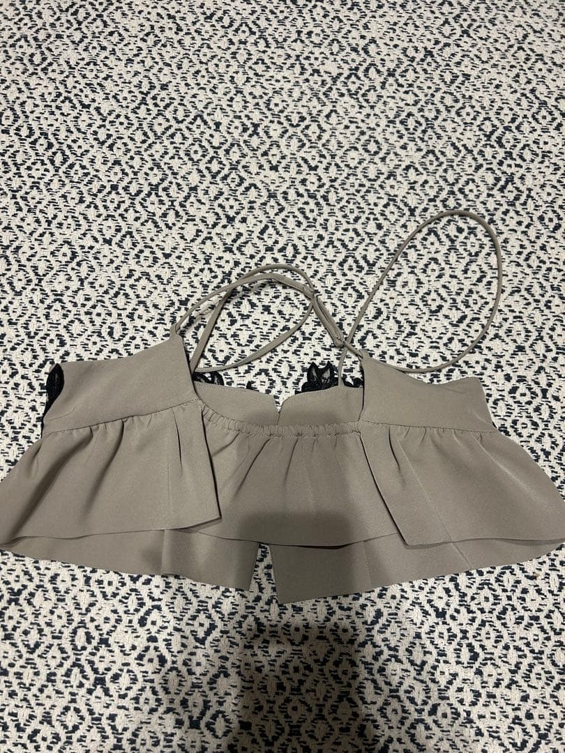 レース付きブラトップとスーツセット