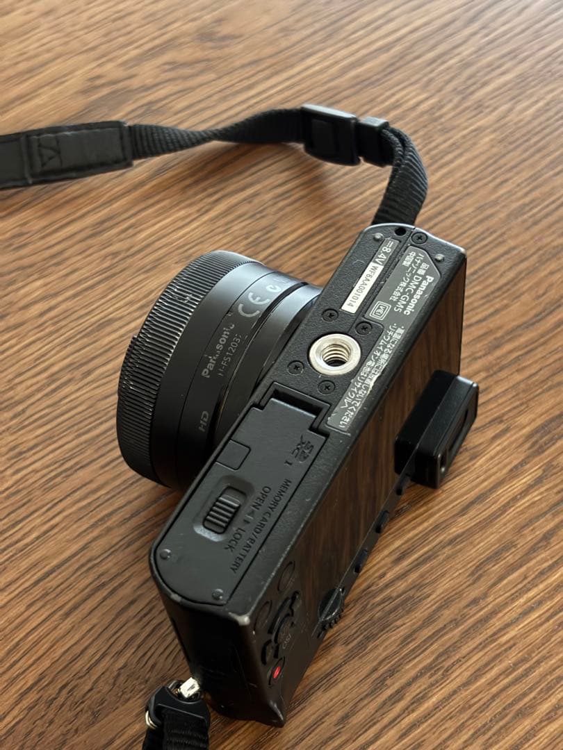 Panasonic GM5 ブラック＋12-32レンズ（純正バッテリー2個）