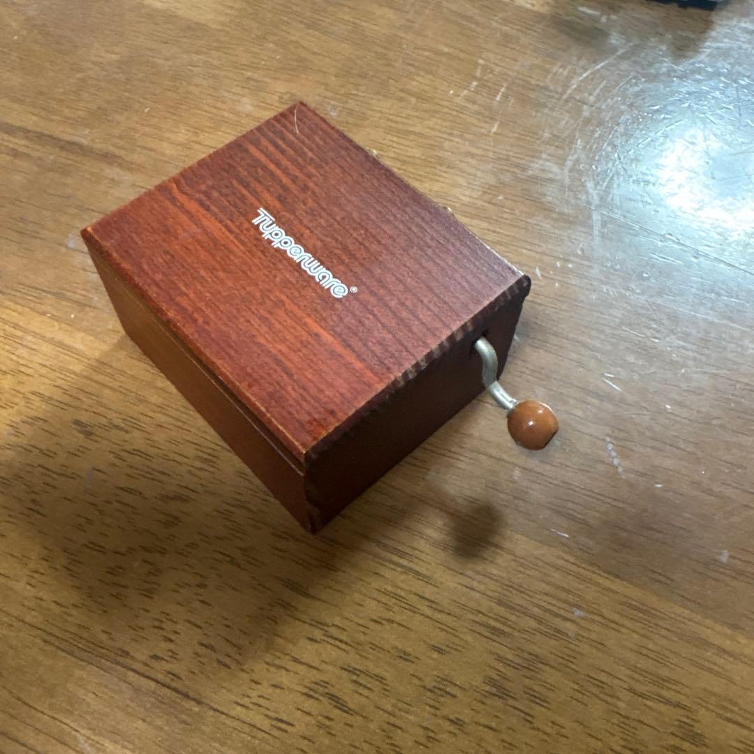Tupperware 木製手動オルゴール