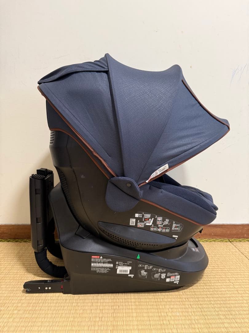 美品　AILEBEBE ネイビー チャイルドシート