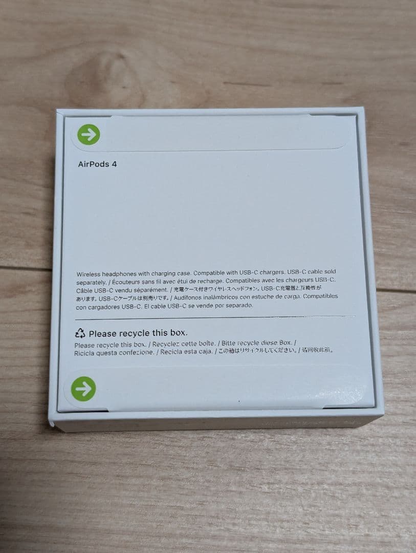 未開封　AirPods 4 アップル　イヤホン