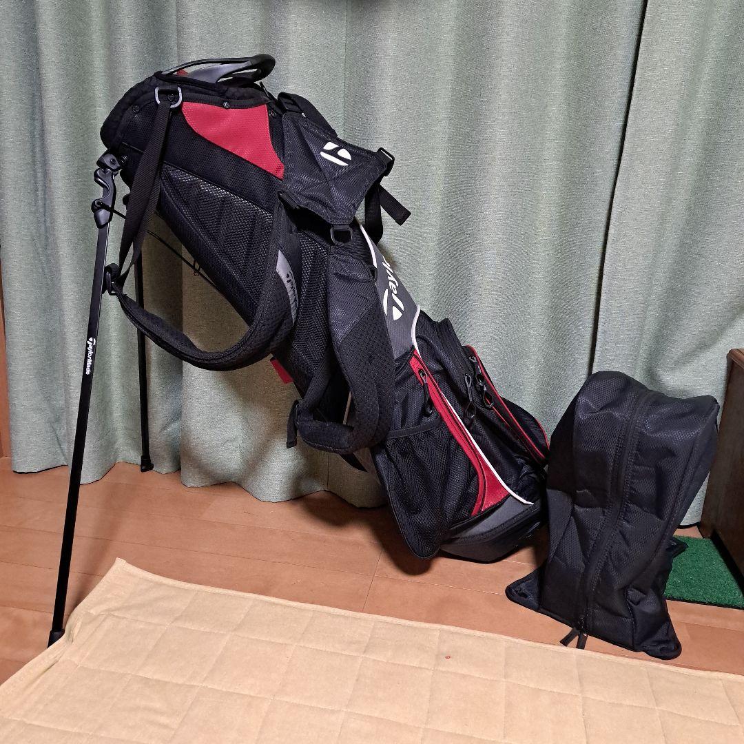 TaylorMadeスタンド式キャディバッグ 黒/赤。フード付き。極美品！