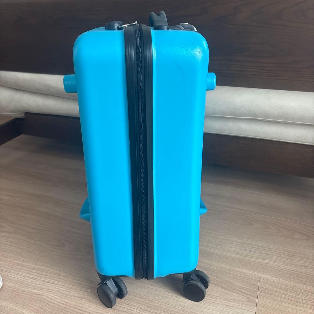 座れる　スーツケース　Mサイズ