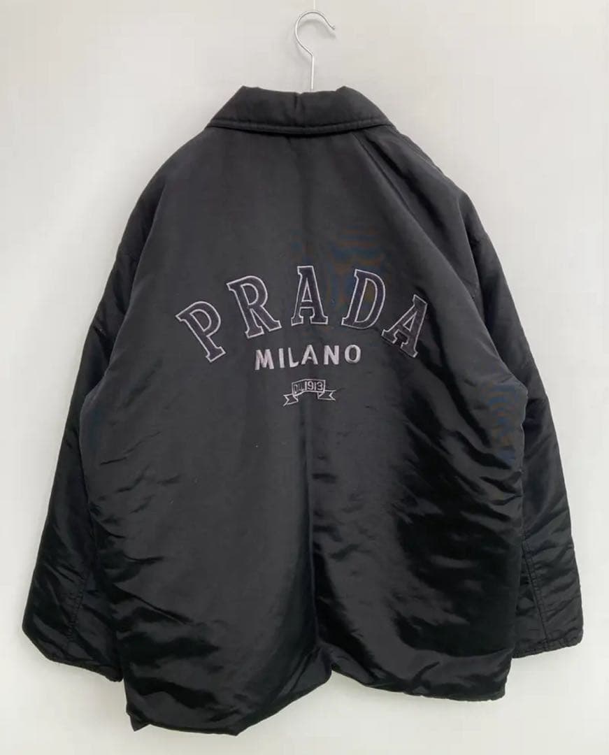 PRADAのブルゾン