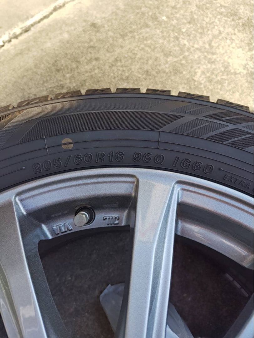 TOYOTA VOXY 16インチ スタッドレス　ホイール4本セット　美品