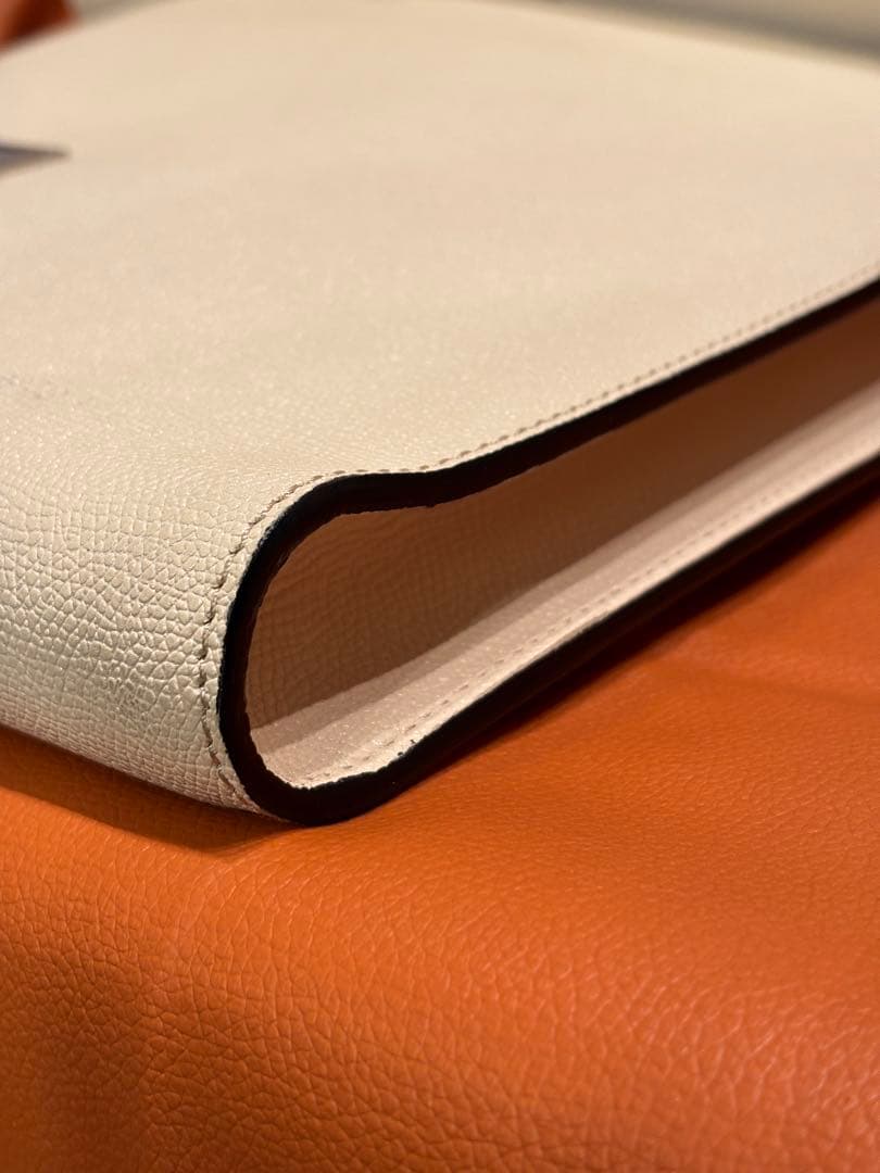 ヴァレクストラ バレクストラ Valextra ブリーフケース ホワイト