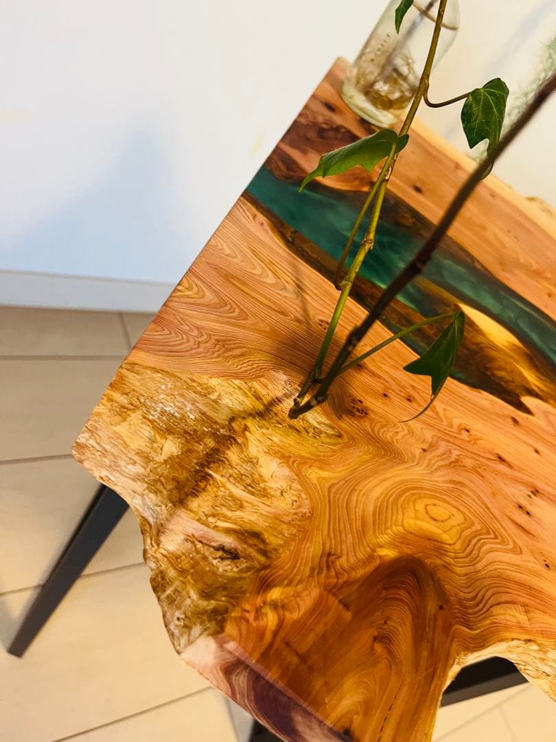 レジンテーブル　ソファテーブル　　サイドテーブル　貝塚伊吹