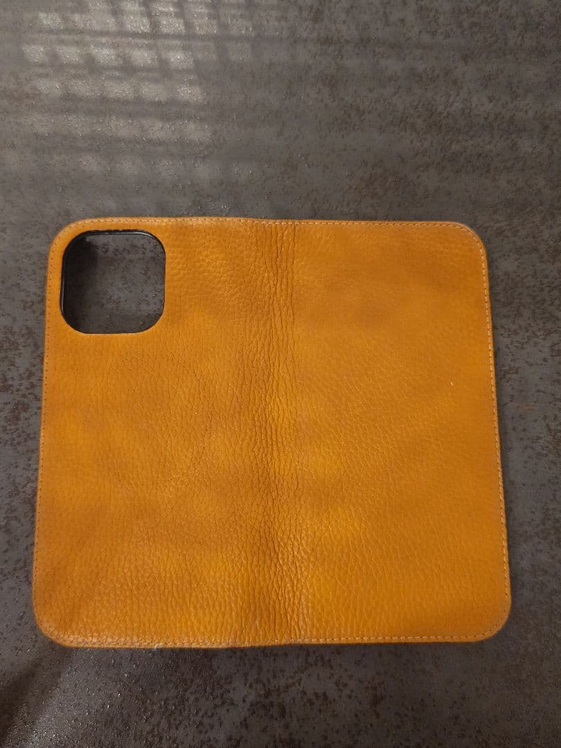BONAVENTURA iPhone15pro手帳型ケース イエロー