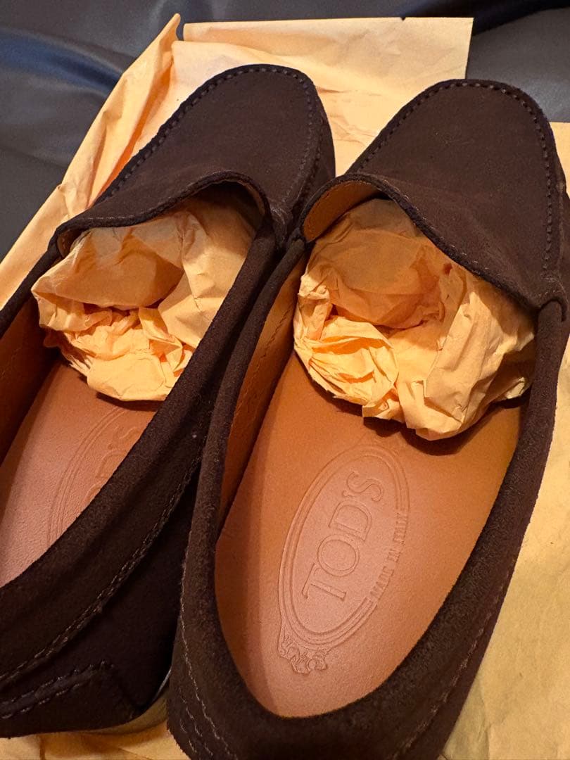 TOD'S ブラウン スエード ローファー