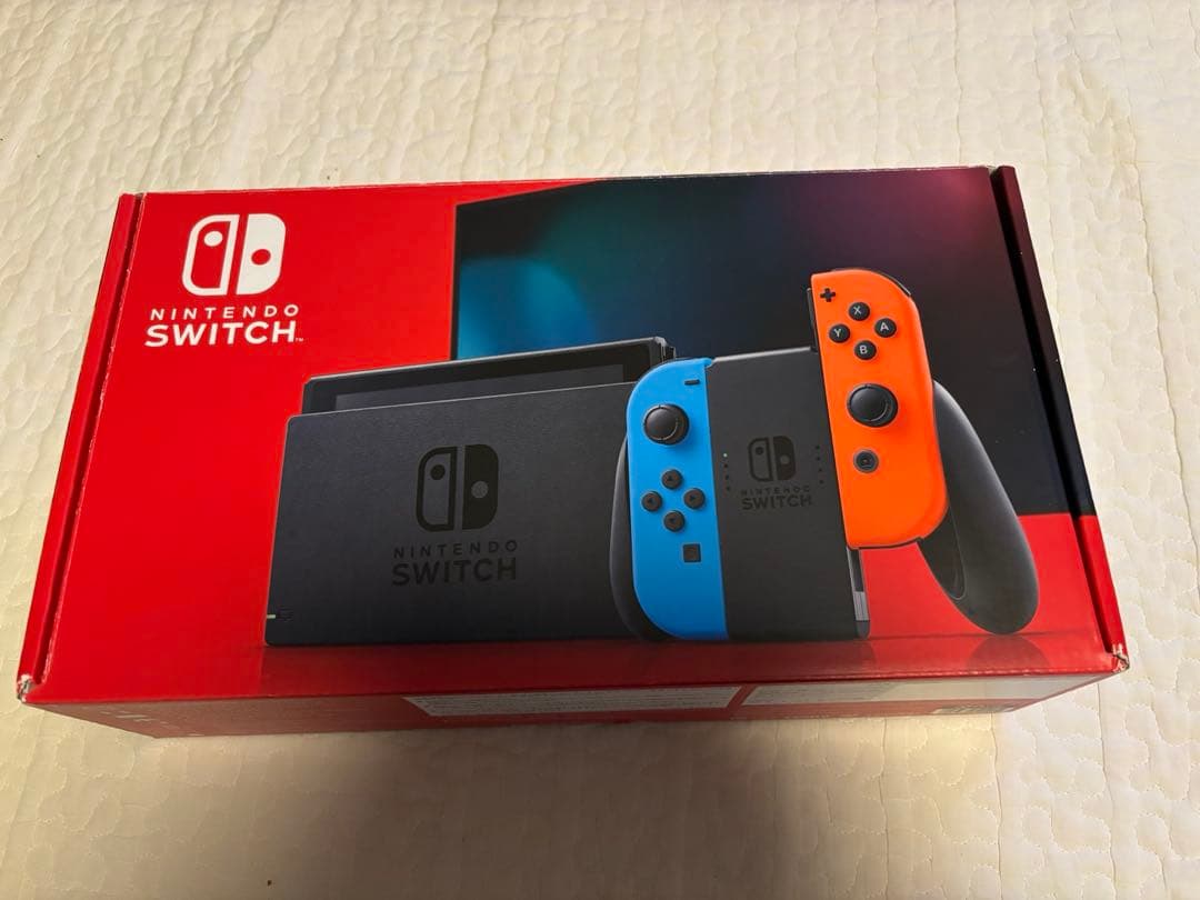 ニンテンドーSwitch 通常モデル 中古品（2022年購入・箱あり）