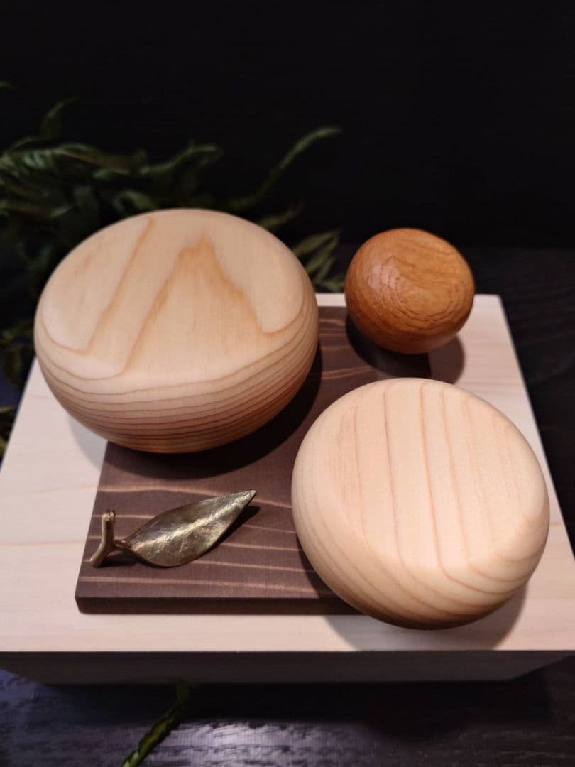 木製鏡餅 小 手彫り橙 木箱入り