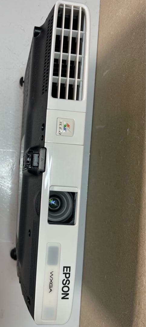 エプソン EB-1770W 超ポータブルプロジェクター。