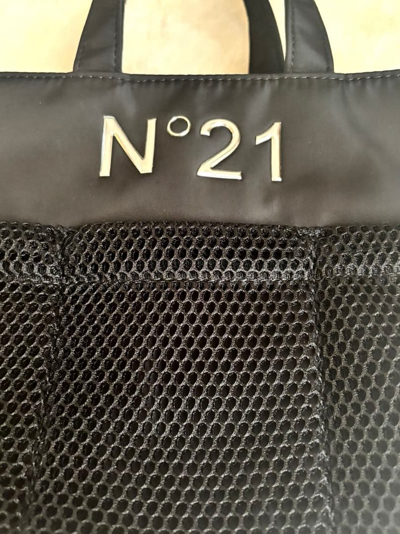 【未使用】ヌメロ ヴェントゥーノ N°21 黒 バッグ チェーン取り外し可能