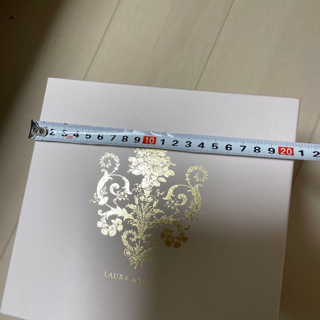 に*読様 ローラアシュレイ　LAURA ASHLEY ジュエリーボックス&シャン