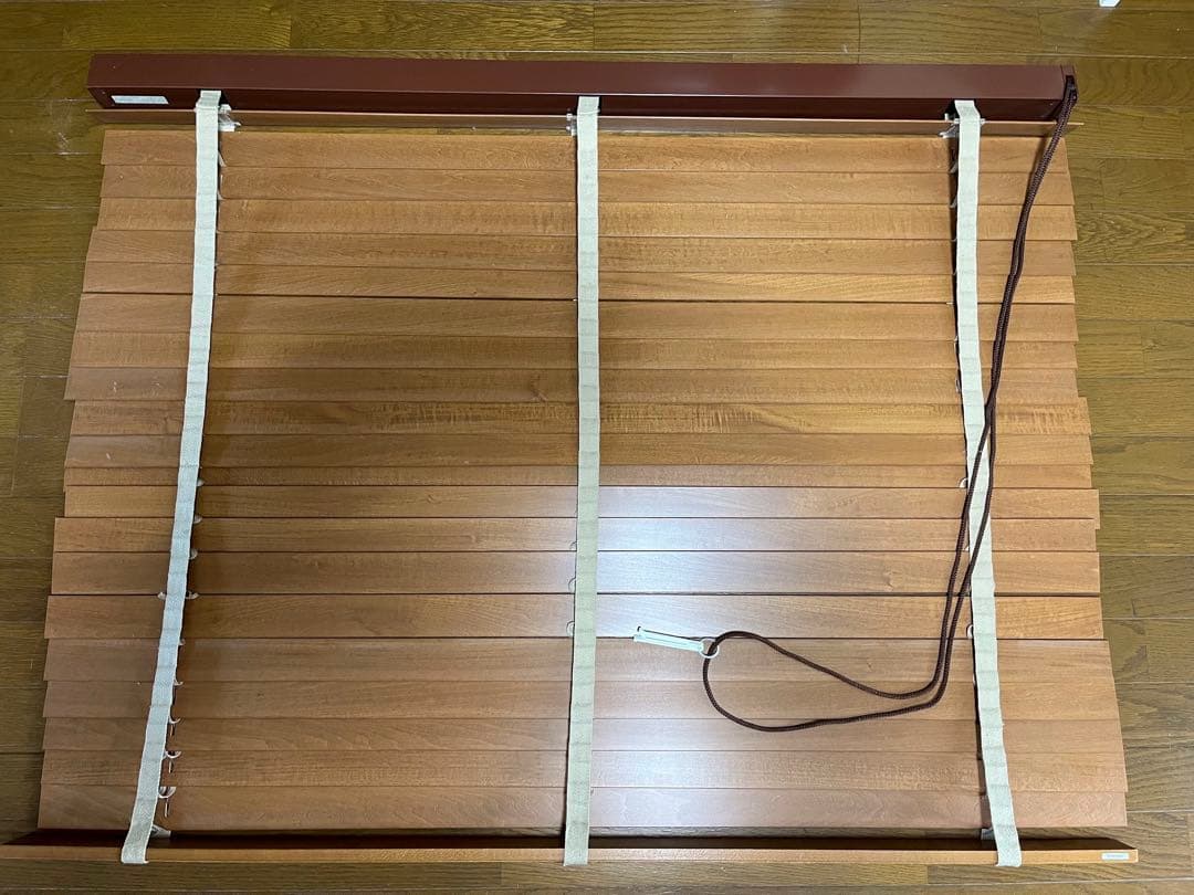 ニチベイ 木製ブラインド UKV-50F（中古）　1本の値段(2本用意出来ます)