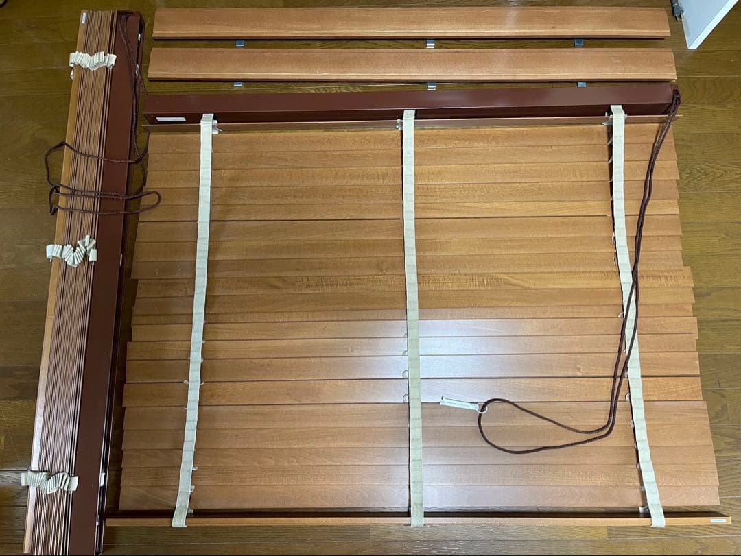 ニチベイ 木製ブラインド UKV-50F（中古）　1本の値段(2本用意出来ます)