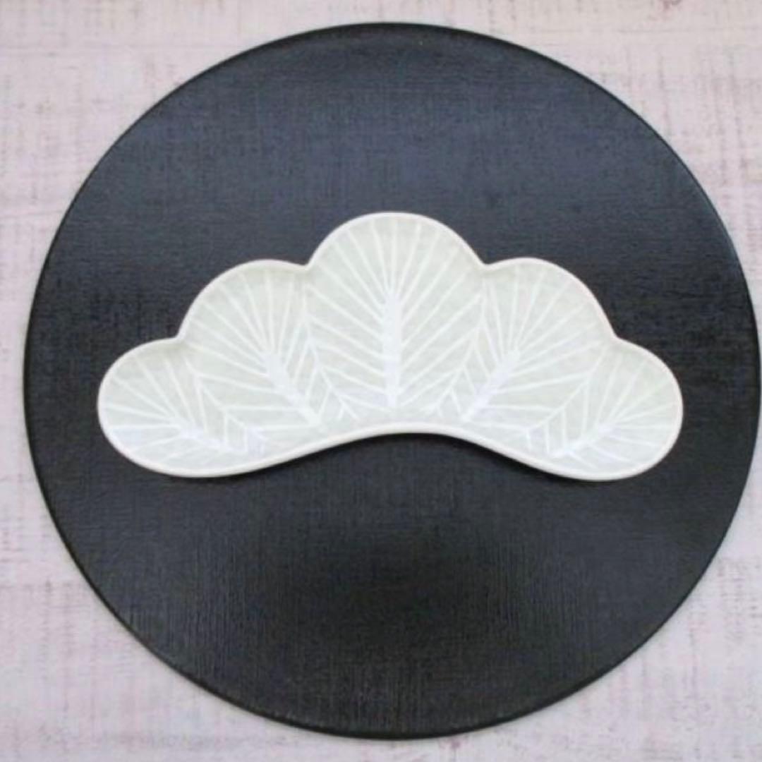 【新品】有田焼幸楽窯　錦銀松葉形前菜皿　縁起物