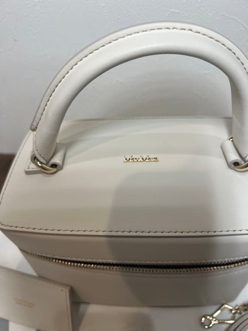 SALEMaxMara ホワイト ショルダーバッグバニティ