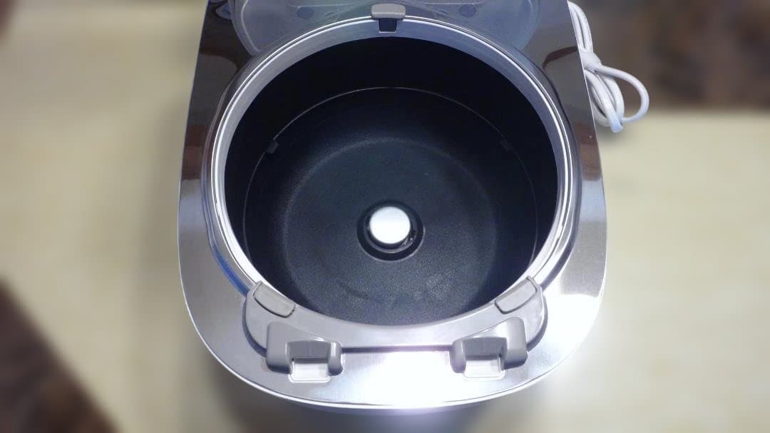 パナソニック 圧力 IH 炊飯器 SR-M10B おどり炊き 白 5.5合中古品