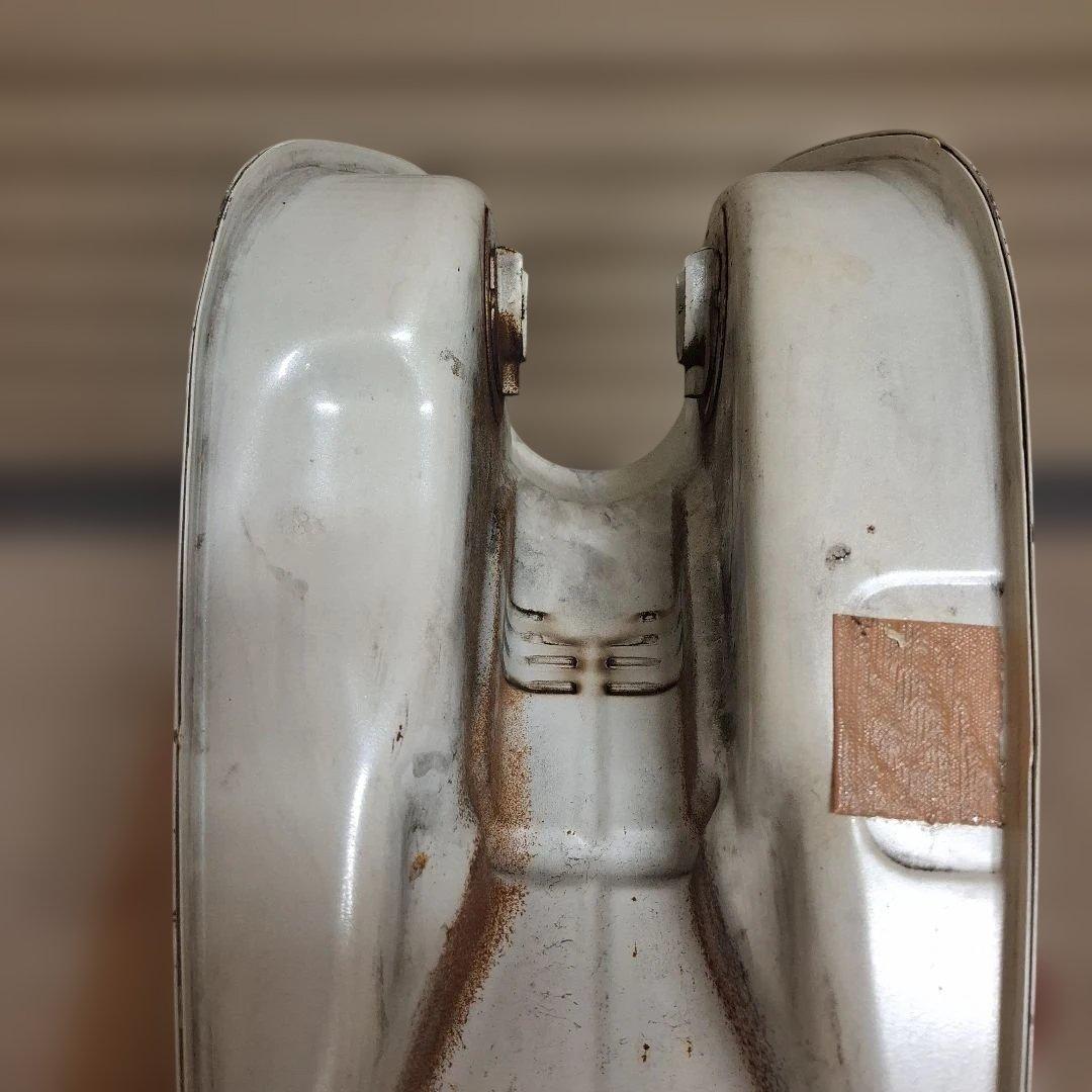 グラストラッカーガソリンタンク　内サビなし　キャップ、カギ、コック付　キャブ車用