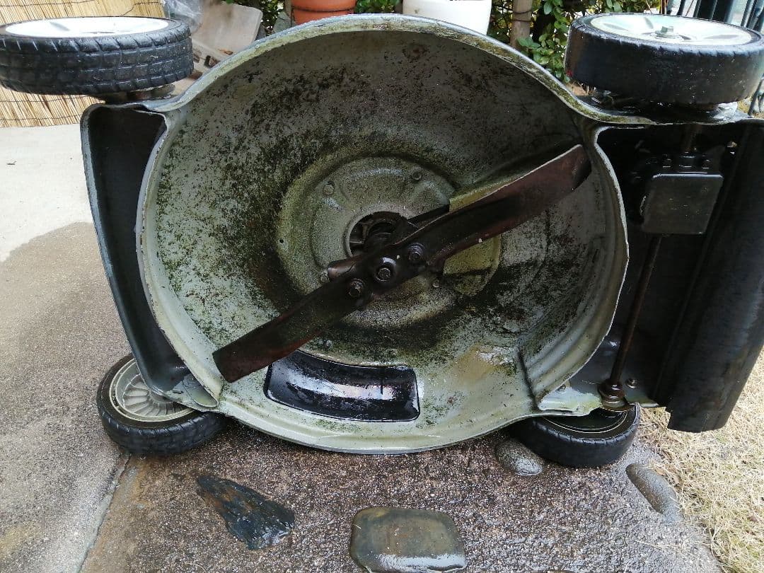 ホンダ芝刈機　HRS536