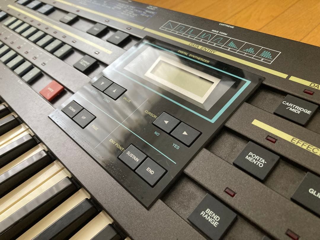 「修理必要」CASIO CZ-1 シンセサイザー